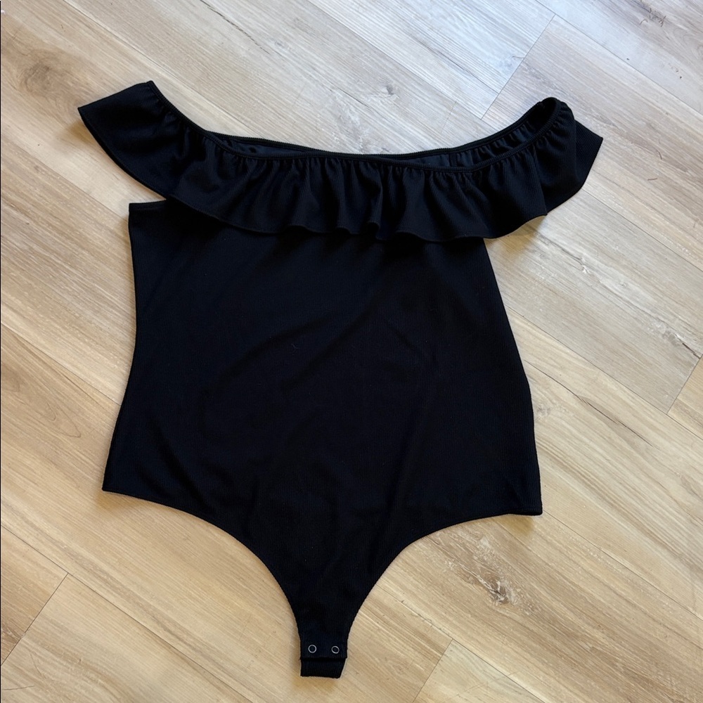 Express Black Off Shoulder Bodysuit Top - Picture 6 of 7